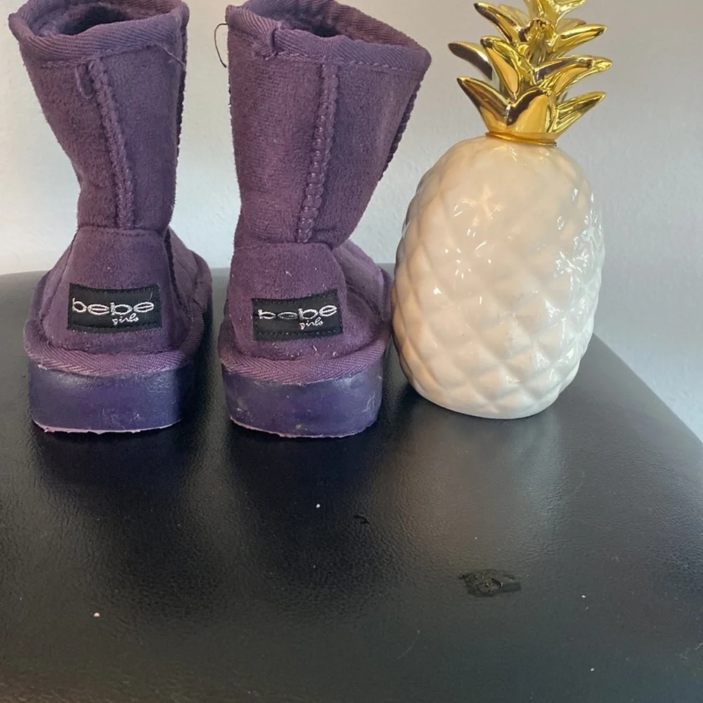 🍍BeBe light up fur lined boots🍍size 10🍍I-2